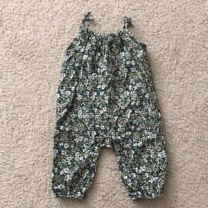 Baby Gap girls romper. Size 3-6 months